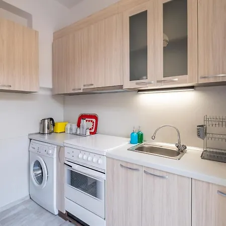 Lucie Top Center - 5 People Apartment *